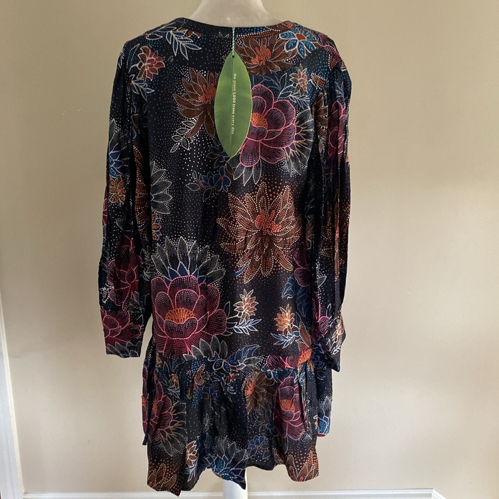 Farm Rio Dress - Picture 4 of 9